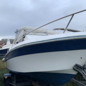 Bateau d’occasion Jeanneau Skanes 470, à vendre. Cap Ouest, vente de bateaux d'occasion et bateaux neufs. Centre agrée Mercury, professionnels du nautisme.