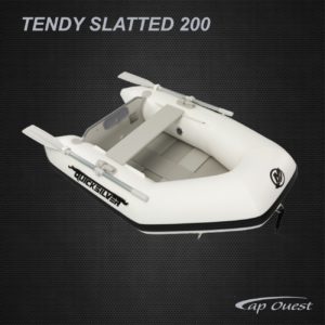 Bateau d’occasion Quicksilver 200 Tendy Slatted, à vendre. Cap Ouest, vente de bateaux d'occasion et neufs. Centre agrée Mercury.