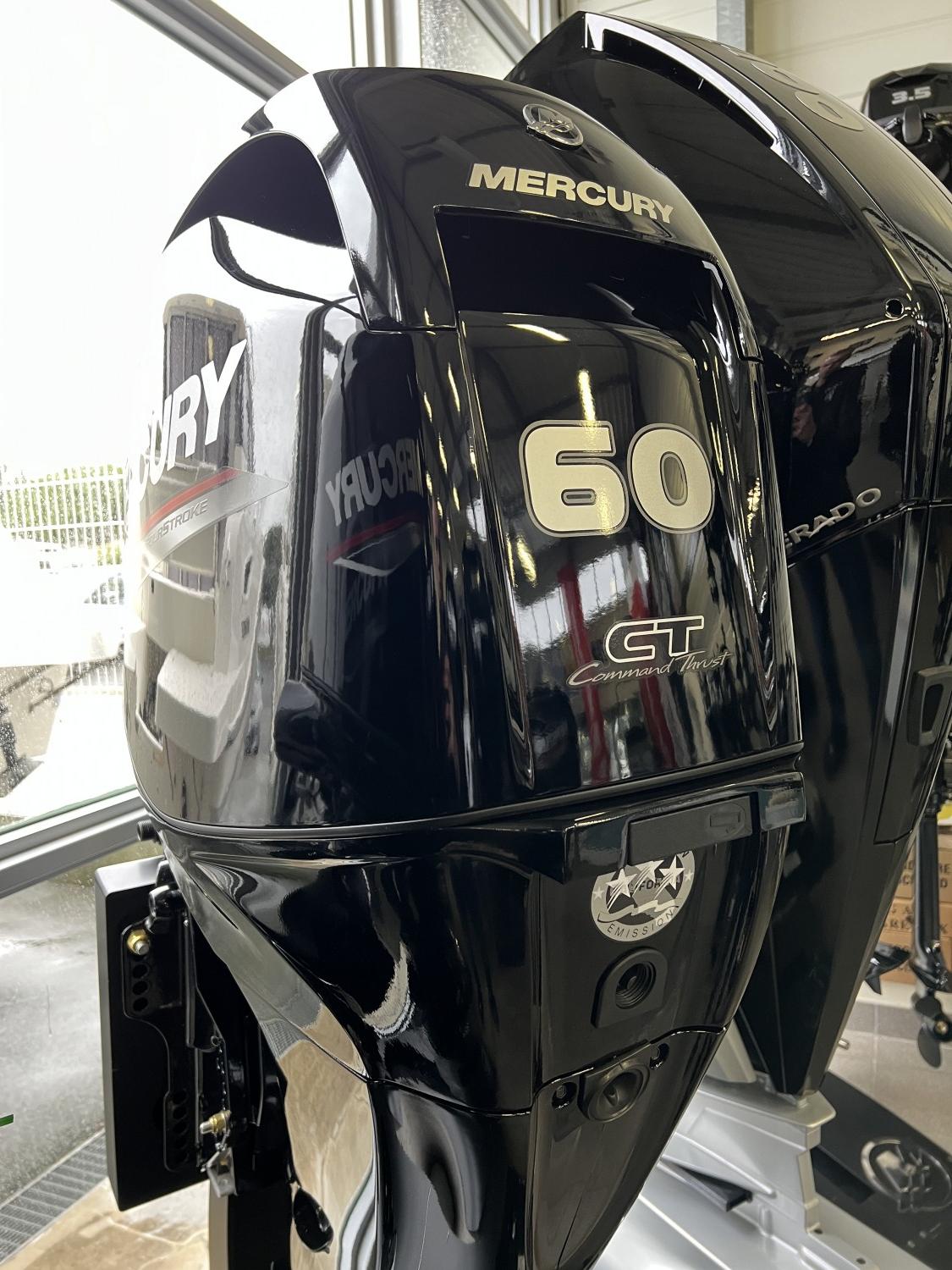 Cap Ouest vente bateaux neufs, bateaux d'occasion, vente moteurs Mercury, moteurs d'occasion. Concessionnaire Quicksilver, Iron, Brig, B2 Marine, Ryck. Révision et réparations moteurs et bateaux