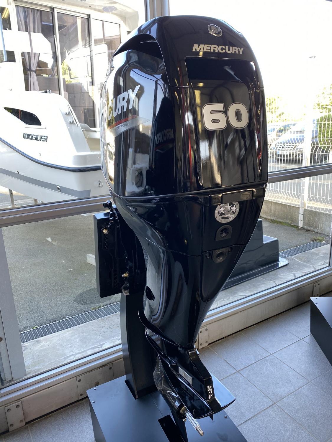 Cap Ouest vente bateaux neufs, bateaux d'occasion, vente moteurs Mercury, moteurs d'occasion. Concessionnaire Quicksilver, Iron, Brig, B2 Marine, Ryck. Révision et réparations moteurs et bateaux
