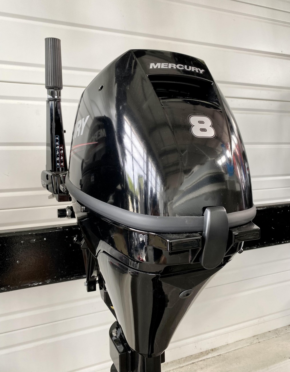Cap Ouest vente bateaux neufs, bateaux d'occasion, vente moteurs Mercury, moteurs d'occasion. Concessionnaire Quicksilver, Iron, Brig, B2 Marine, Ryck. Révision et réparations moteurs et bateaux