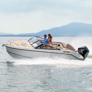 Cap Ouest vente bateaux neufs, bateaux d'occasion, vente moteurs Mercury, moteurs d'occasion. Concessionnaire Quicksilver, Iron, Brig, B2 Marine, Ryck. Révision et réparations moteurs et bateaux