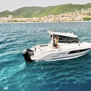 Bateau B2 Marine 228 Touring. Cap Ouest, vente de bateaux d'occasion et bateaux neufs. Revendeur B2Marine (100% Made in France) et centre agrée Mercury.