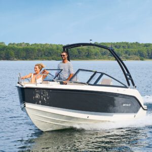 Bateau à vendre : Quicksilver Activ 605 Bowrider. Cap Ouest, vente de bateaux d'occasion et bateaux neufs. Revendeur Quicksilver et centre agrée Mercury.