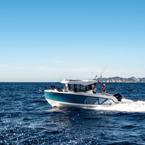 Bateau à vendre : Quicksilver 805 Pilothouse. Cap Ouest, vente de bateaux d'occasion et bateaux neufs. Revendeur Quicksilver et centre agrée Mercury.