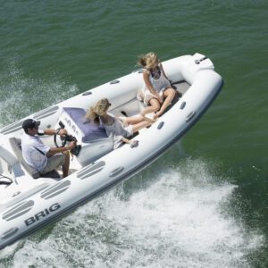 Bateau Brig Eagle 5, neuf, à vendre. Cap Ouest, vente de bateaux d'occasion et bateaux neufs. Revendeur Brig Boats et centre agrée Mercury.