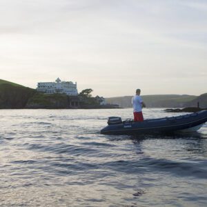 Bateau Brig Falcon Riders 400, neuf, à vendre. Cap Ouest, vente de bateaux d'occasion et bateaux neufs. Revendeur Brig Boats et centre agrée Mercury.