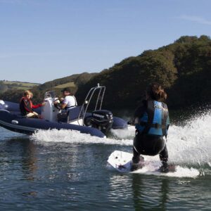 Bateau Brig Falcon Riders 450, neuf, à vendre. Cap Ouest, vente de bateaux d'occasion et bateaux neufs. Revendeur Brig Boats et centre agrée Mercury.