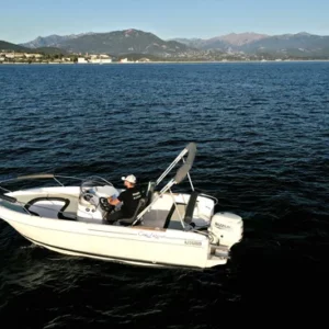 Bateau B2 Marine 522 Open. Cap Ouest, vente de bateaux d'occasion et bateaux neufs. Revendeur B2Marine (100% Made in France), centre agrée Mercury.