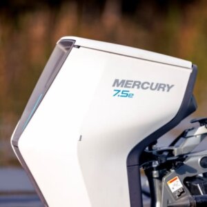 Moteur électrique Avator Mercury 7.5e. Cap Ouest, concessionnaire bateaux, centre agrée Mercury. Découvrez notre gamme des moteurs électriques Mercury.