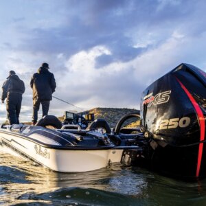 Moteur Mercury Pro XS®. Cap Ouest, concessionnaire bateaux, centre agrée Mercury. Découvrez notre gamme de moteurs thermiques Mercury.