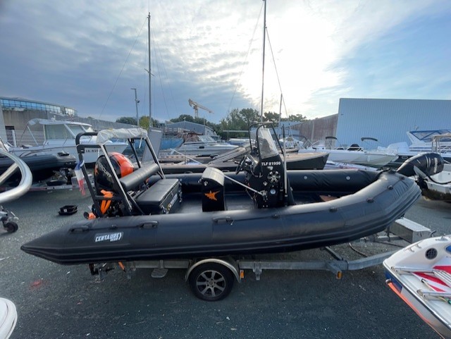 Stingray Marine Centaure 6.2XL (avec remorque)
